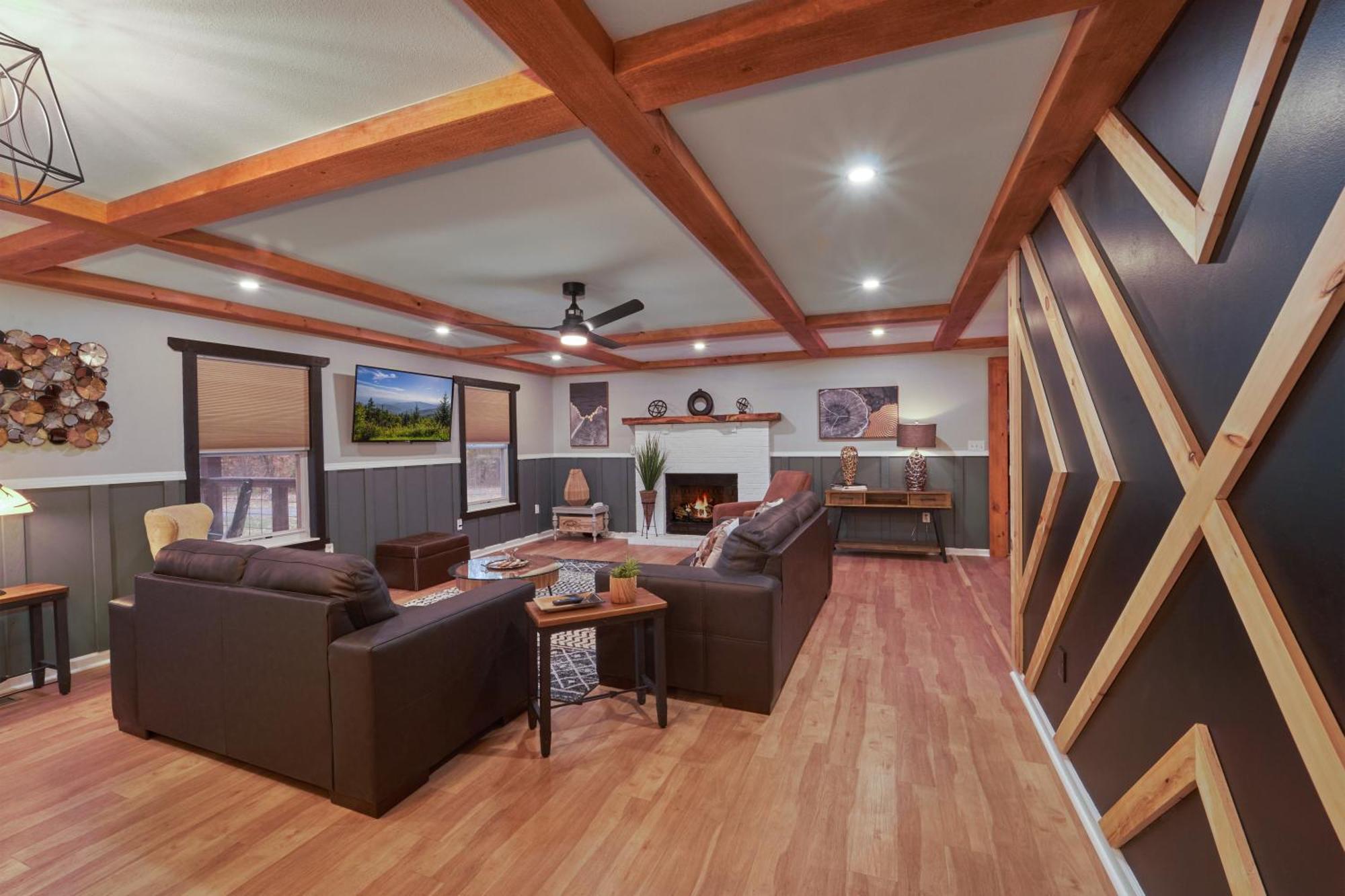 Entertainment Galore! Luxurious Property, Spectacular & Peaceful Setting, Great Location, Close To Major Attractions!! Pigeon Forge Exterior photo